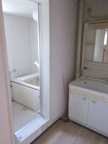 垂水高丸住宅５号棟の独立洗面台|洗面台