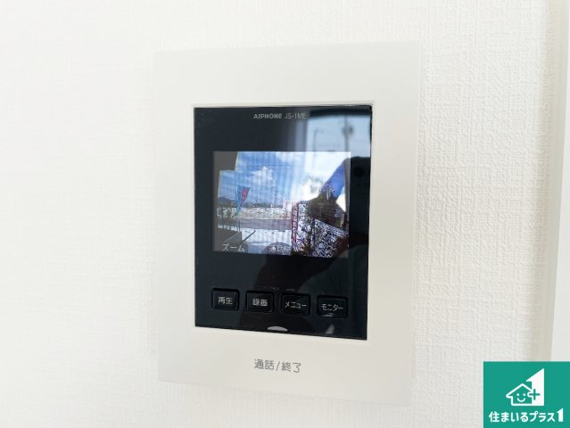 神戸市須磨区車　新築一戸建ての防犯設備|カラーモニターインターホン！声だけでなく来訪者の姿や顔がモニターで確認できるので、小さなお子様がいらっしゃるご家庭でも安心できます！