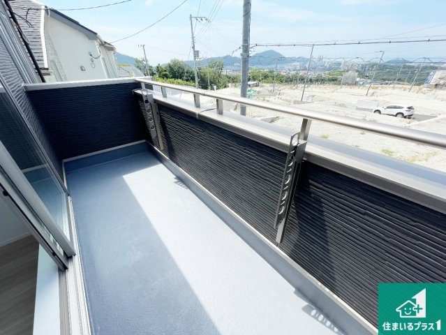 神戸市須磨区車　新築一戸建てのバルコニー|ワイドバルコニーは洗濯物を干すスペースが広いのでご家族が多くても安心！