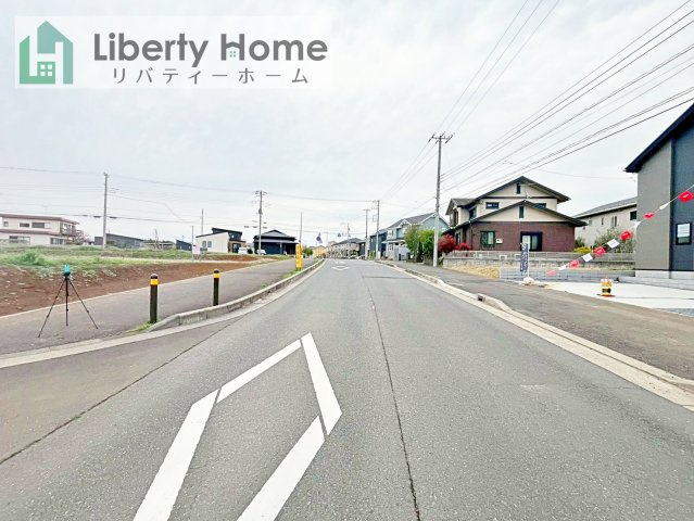取手市ゆめみ野5期　新築戸建　1号棟の前面道路含む現地写真