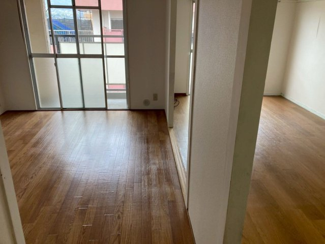 フォーサイト老司Renatusの居間・リビング|同建物別部屋 現況優先