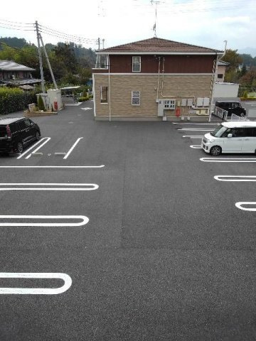 メゾン大地の駐車場