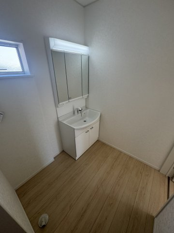 熊谷市久保島第３　の独立洗面台|１号棟現地洗面所（2026年05月05日）撮影