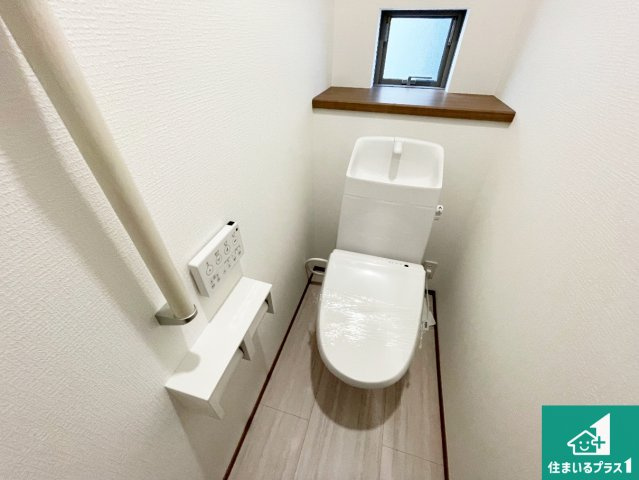 神戸市須磨区車　新築一戸建てのトイレ|1・2階の2ヶ所にあるので、朝の忙しい時間の順番待ちもなく、深夜の利用にも大変便利です。