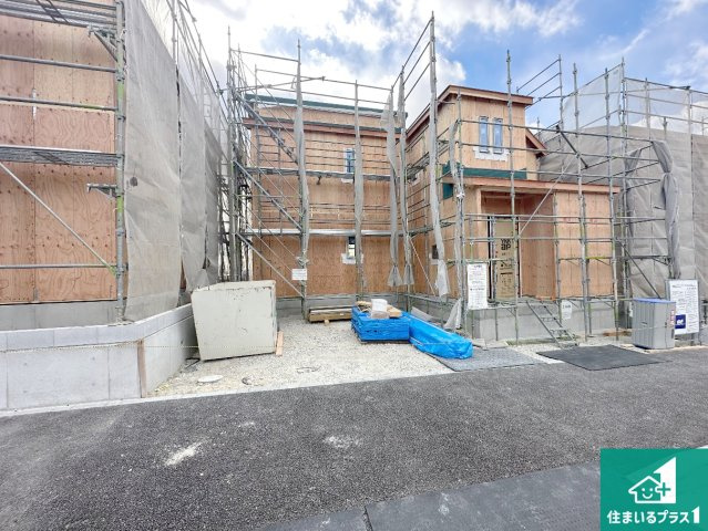 神戸市須磨区車　新築一戸建ての外観|周辺は落ち着いた街並みの住宅地！子育てがしやすい住環境です！まだ未完成ですが、現地でしかわからない事もございます。是非一度ご覧ください。