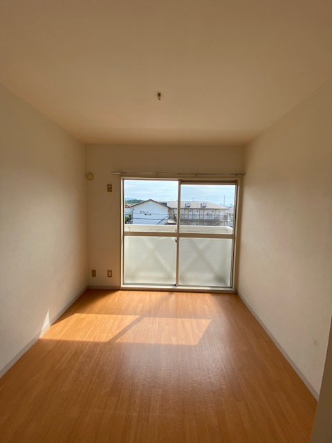 ファミール城ケ丘E棟の居間・リビング