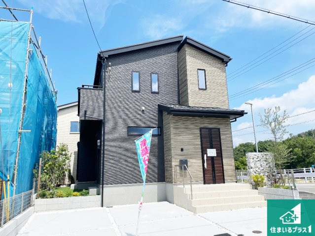 神戸市須磨区車　新築一戸建ての外観|安心の10年保証！外観を美しく保ち、雨水で汚れを落とします！気になることがありましたら、お気軽にお問い合わせください！