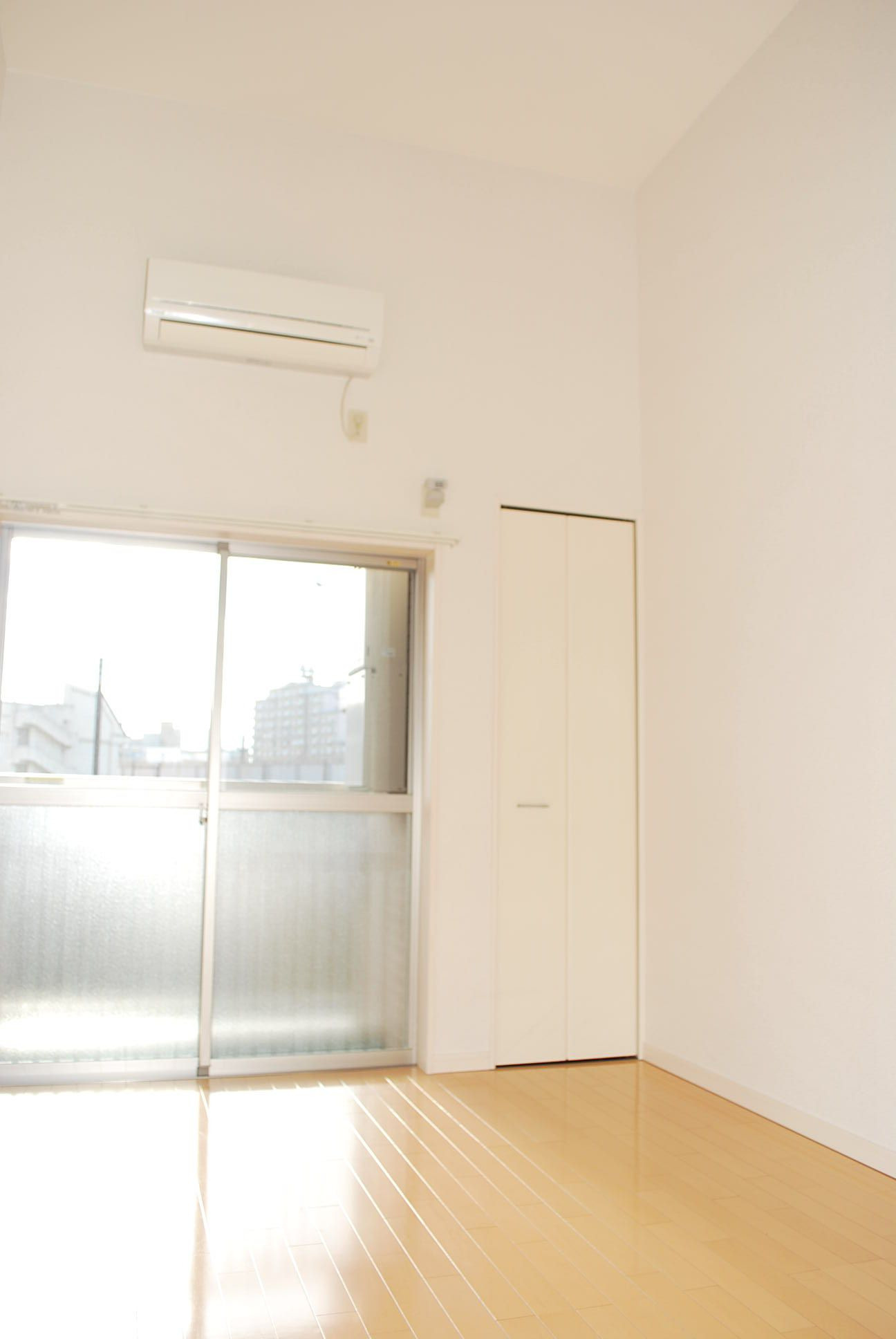 シャローム井尻Ⅱの居間・リビング