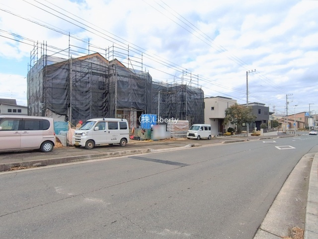 取手市ゆめみ野5期　新築戸建　2号棟の前面道路含む現地写真