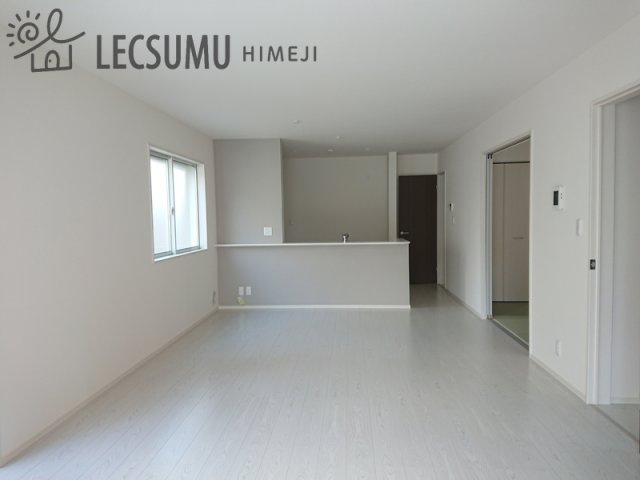 姫路市田寺5期/新築戸建の居間・リビング|同社施工例