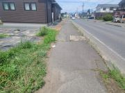 盛岡市東山2丁目252-3の前面道路含む現地写真