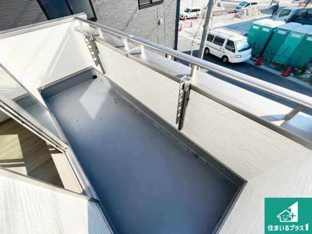 神戸市須磨区車　新築一戸建てのバルコニー|日当たりのよいバルコニー！お部屋が開放的に！