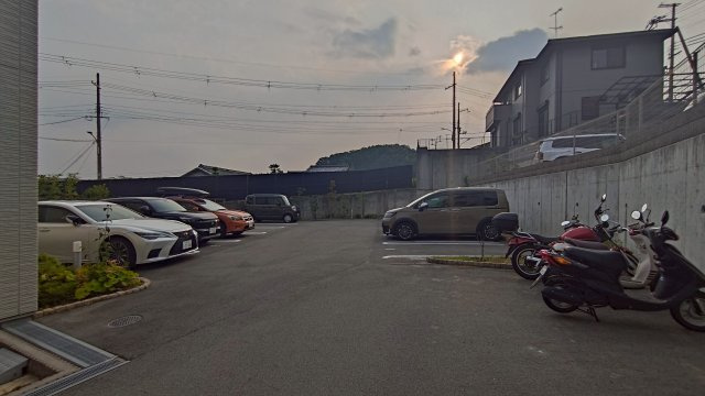 ヴィラソレーユ古曽部町の駐車場