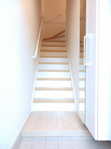 ヴィラ　エスポワールⅢの玄関