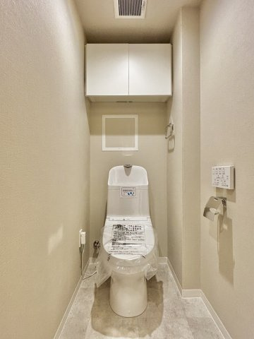甲南コーポラスのトイレ|ゆったりとした空間のトイレです