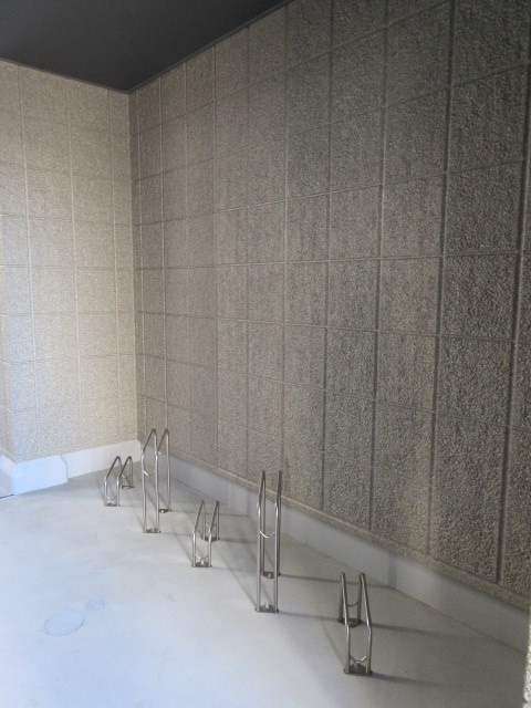 イリゼの駐車場|★自転車置場（各世帯１台まで）★