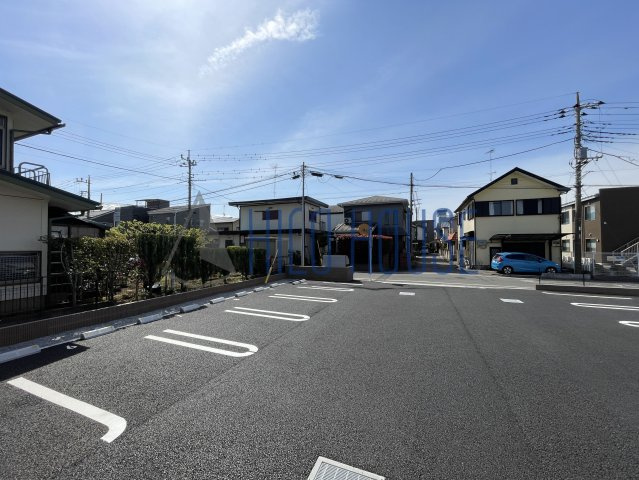 フェリーチェの駐車場