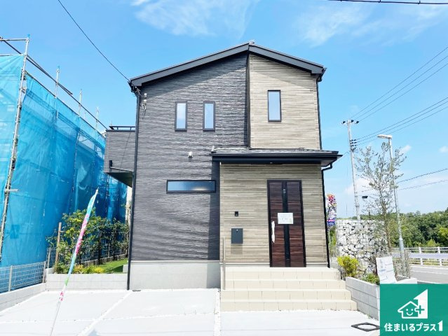 神戸市須磨区車　新築一戸建ての外観|お客様に長く安心して住んでいだだける事にこだわった家づくり！住んでからのアフターサービスにもしっかりと取り組んでいます！