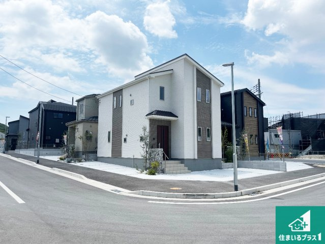 神戸市須磨区車　新築一戸建ての外観|お客様に長く安心して住んでいだだける事にこだわった家づくり！住んでからのアフターサービスにもしっかりと取り組んでいます！