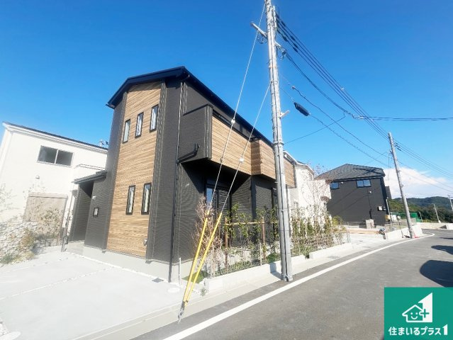 神戸市須磨区車　新築一戸建ての外観|お客様に長く安心して住んでいだだける事にこだわった家づくり！住んでからのアフターサービスにもしっかりと取り組んでいます！