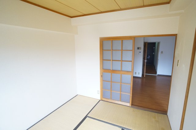 第５サンコウハイツの和室