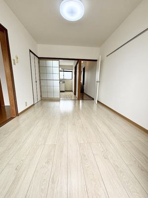 【洋室】 | メゾンK&AⅡ B