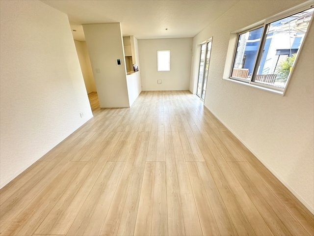 【居間・リビング】 | 新築一戸建て「秦野市堀西第21」 | LDK19.5帖