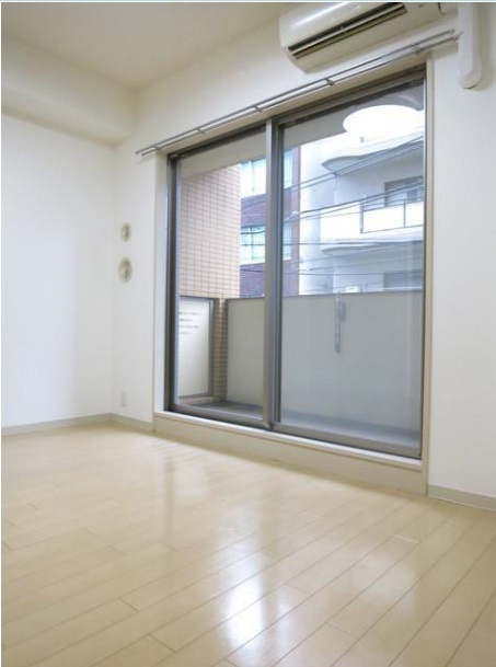 グリーチネ元町の居間・リビング