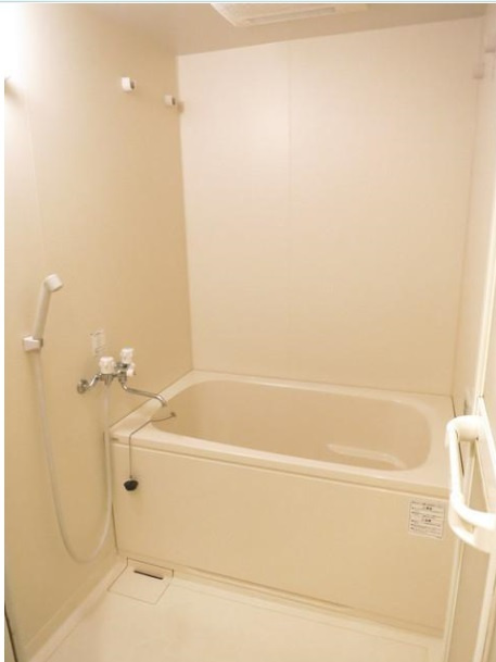 グリーチネ元町の浴室