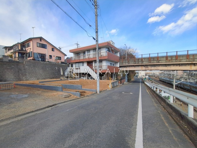 【前面道路含む現地写真】 | 日当たりの良いお家は嬉しいですよね。それぞれ価値観が分かれる箇所です、実際に内覧して日当たりの心地よさをご体感下さいね♪