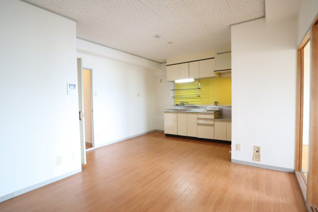 第６サンコウヒルズ北館の居間・リビング