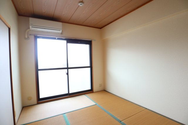 第６サンコウヒルズ北館の和室