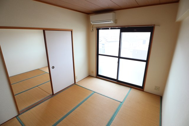 第６サンコウヒルズ北館の和室