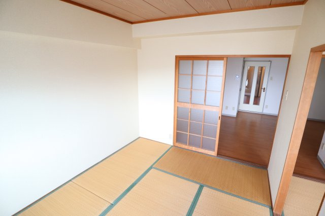 第６サンコウヒルズ北館の和室