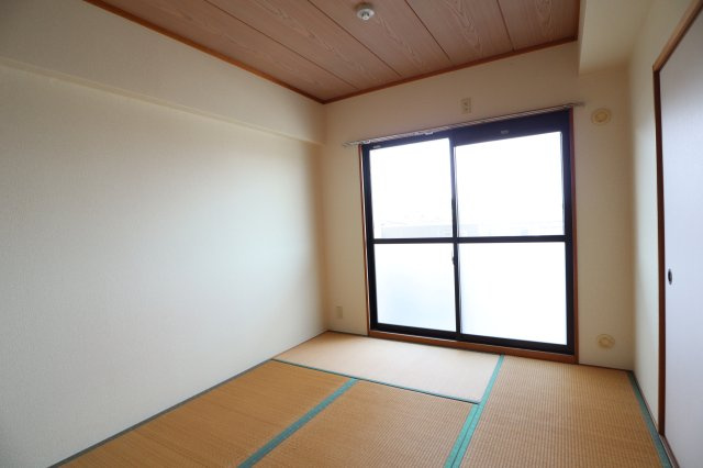 第６サンコウヒルズ北館の和室