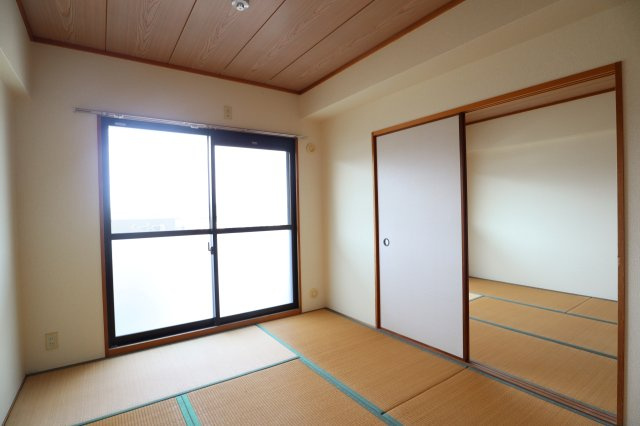 第６サンコウヒルズ北館の和室