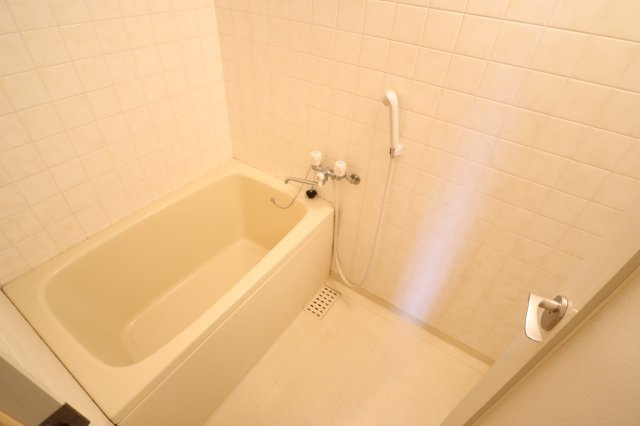 第６サンコウヒルズ北館の浴室