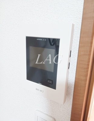 【セキュリティ】 | BEE HOUSE | モニター付きインターフォンです。