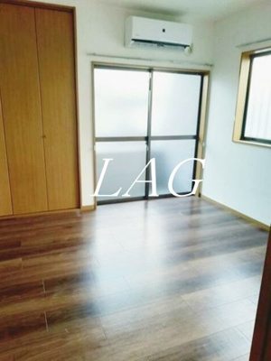 【居間・リビング】 | メゾネット平山 | 洋室のお部屋です。