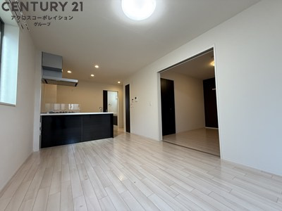 ２面採光の明るいお部屋です。