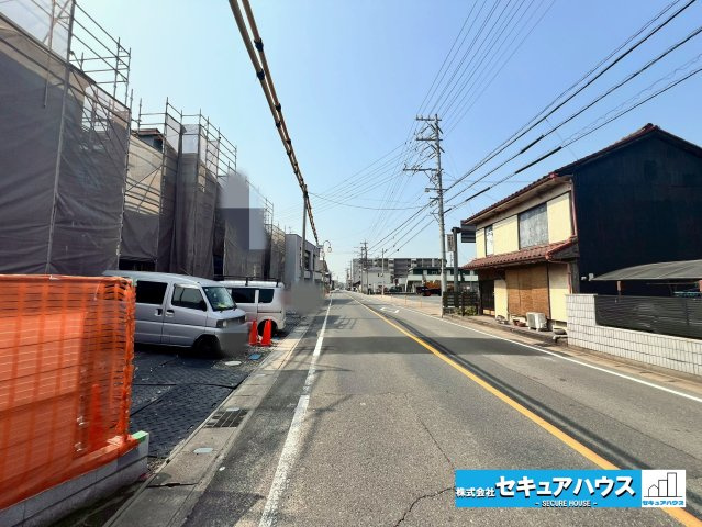 【同施工物件ご案内可】知多市八幡字荒古後　全3棟の前面道路含む現地写真|事前予約にて現地ご見学いただけます！お気軽にお問い合わせください♪
■株式会社　セキュアハウス　豊明支店■
住宅ローンに強く、知識、経験豊富なスタッフ在籍
お客様に寄り添い、ご成約後もサポート致します