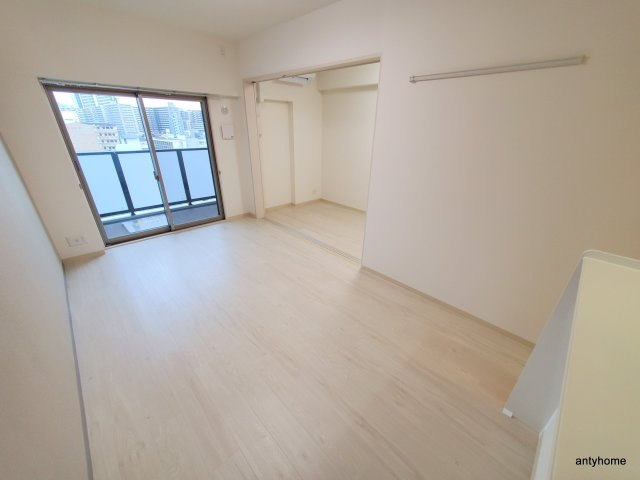 パグーロ東三国 仲介手数料無料の居間・リビング