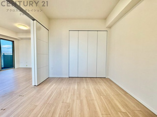 子供部屋…創造性や成長を促す遊びの空間を提供。学習や趣味に集中できる環境を整えます。個別のプライベートスペースは自己表現と自立心を育み、心地よい睡眠環境を整えリラックスできる場所を提供。