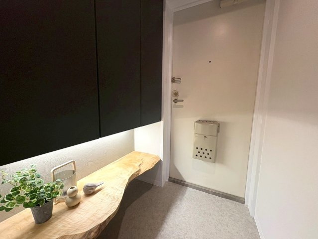 天然木フルリノベーション済み◆陽当たり良好３ＬＤＫ◆分譲駐車場付き◆ディオ・フェルティ大津瀬田の玄関|玄関