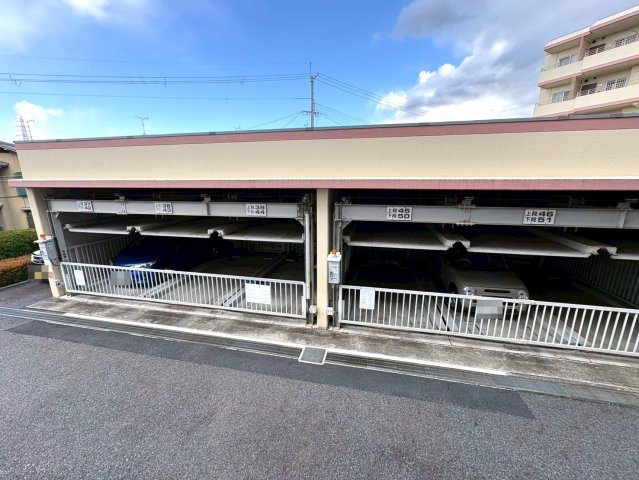 天然木フルリノベーション済み◆陽当たり良好３ＬＤＫ◆分譲駐車場付き◆ディオ・フェルティ大津瀬田の駐車場|駐車場