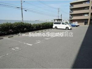 パークグリーン中島の駐車場|車をお持ちの方に嬉しい駐車場付きの物件です