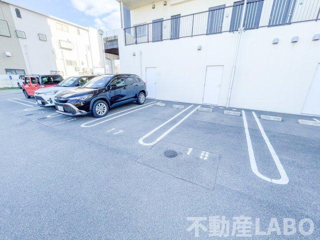 ラ・フォーレ久宝園の駐車場