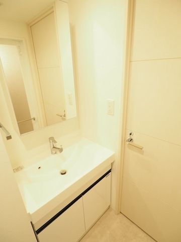 クロスレジデンス大崎の独立洗面台