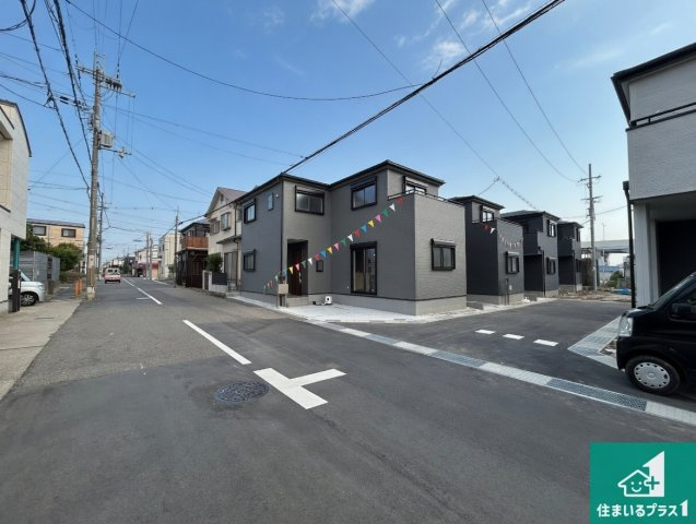 5(土)6(日)現地見学可能！◆堺市東区大美野　全7邸の前面道路含む現地写真|周辺は閑静な住宅街！前面道路広々で車の出し入れも便利です。駐車が苦手な方でも安心して車庫入れできます！
