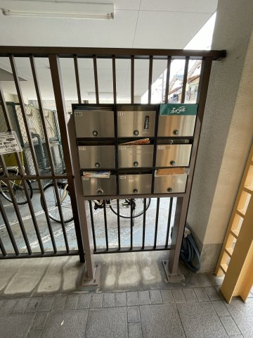 ハイツインブリッジのエントランス